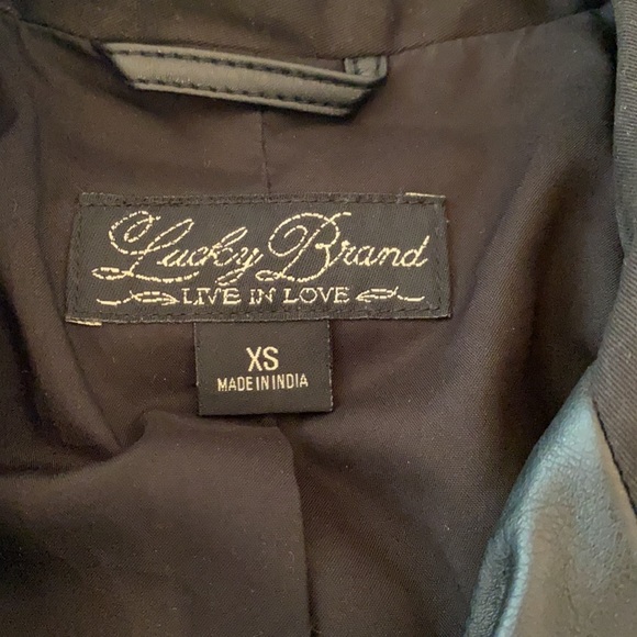 Leather jacket - Picture 3 of 8